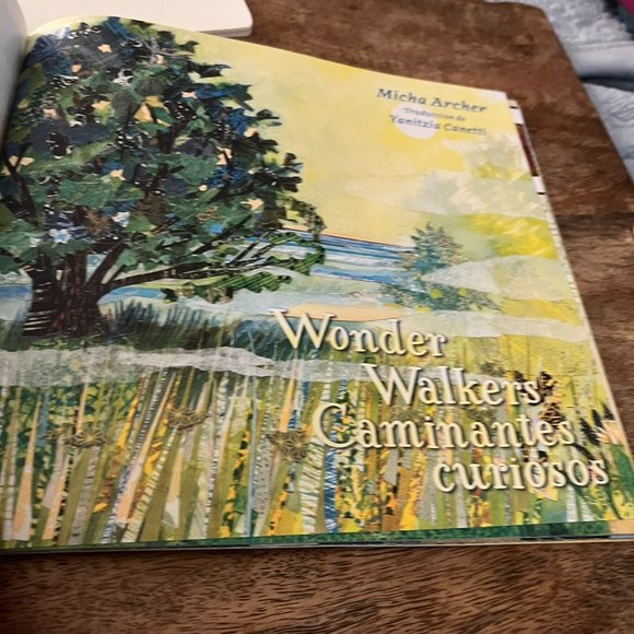 5/$20 Wonder Walkers Caminantes Curiosos Paperback Micha Archer - Picture 2 of 3